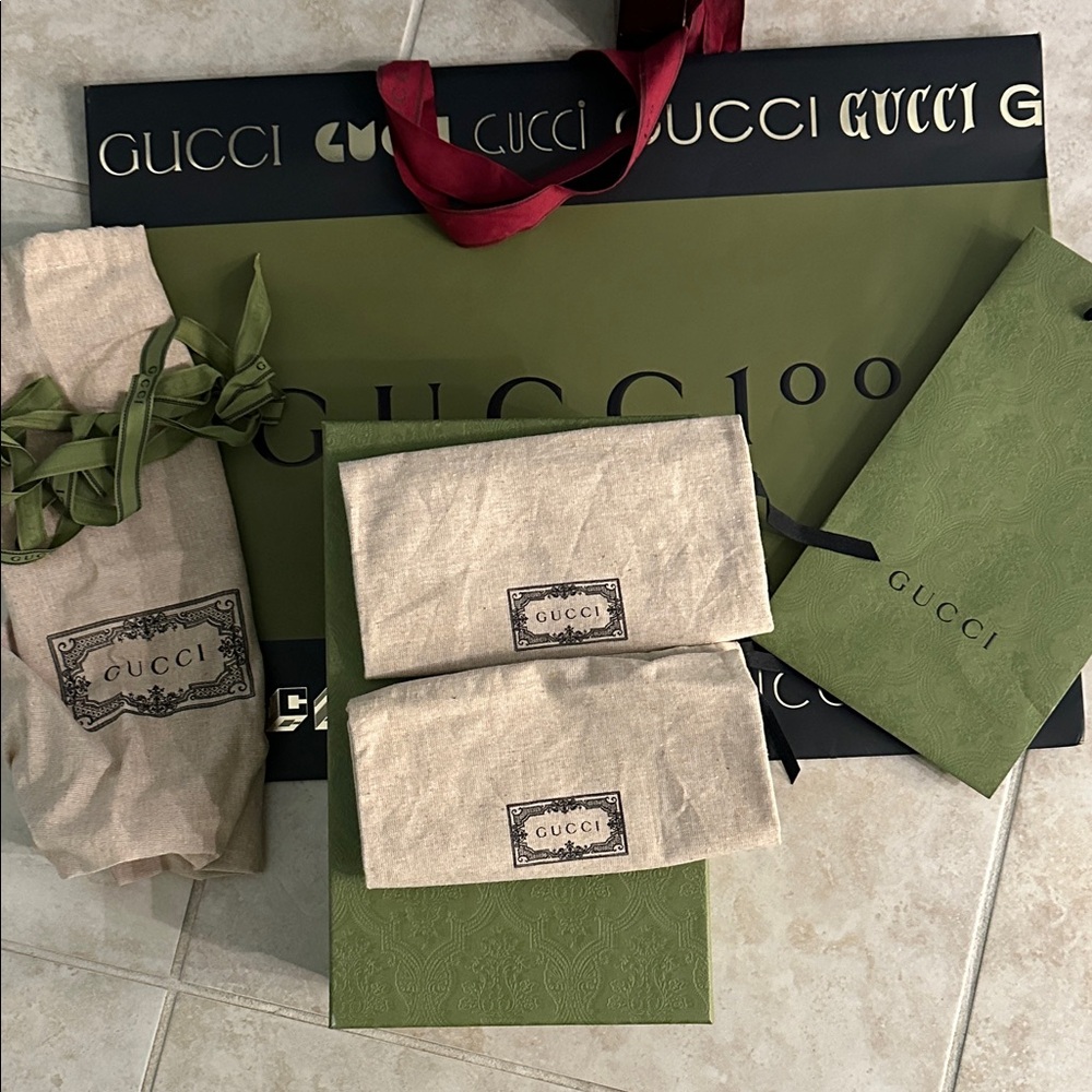 Gucci Olive and Beige Accessory Set